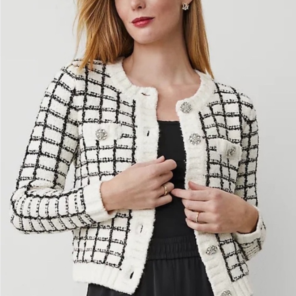 Ann Taylor NWT- Size M Textured Black & White Windowpane Tweed Cardigan